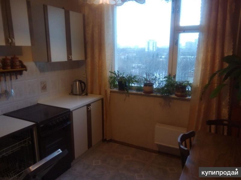 2-к квартира, 52 м2, 9/17 эт. возле метро, парка, пудов.