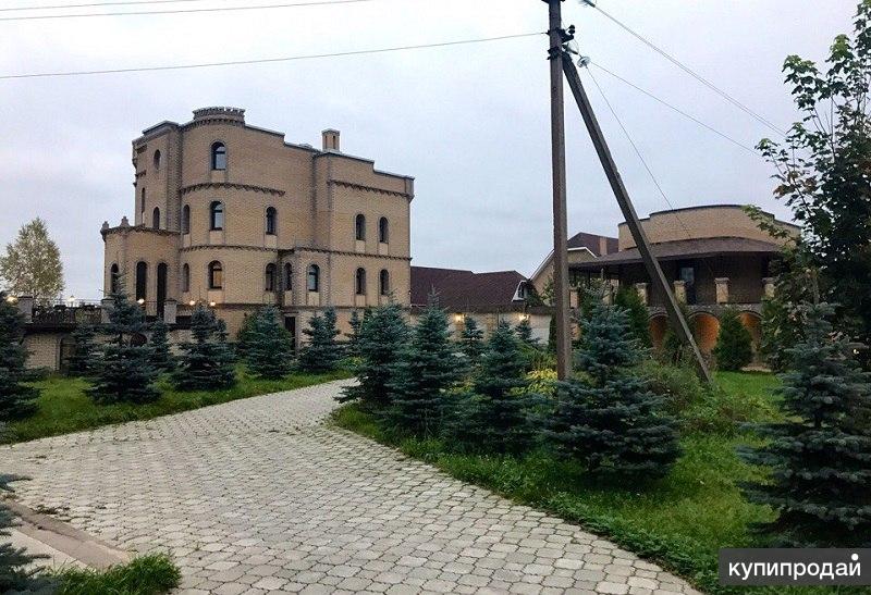 Коттедж-замок с банкетным залом "Цитадель"
