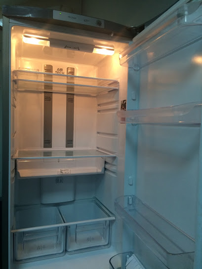 Холодильник ariston 5200. Холодильник Hotpoint Ariston двухкамерный. Холодильник Аристон Hotpoint двухкамерный. Холодильник Хотпоинт Аристон внутри. Холодильник Аристон 82021.