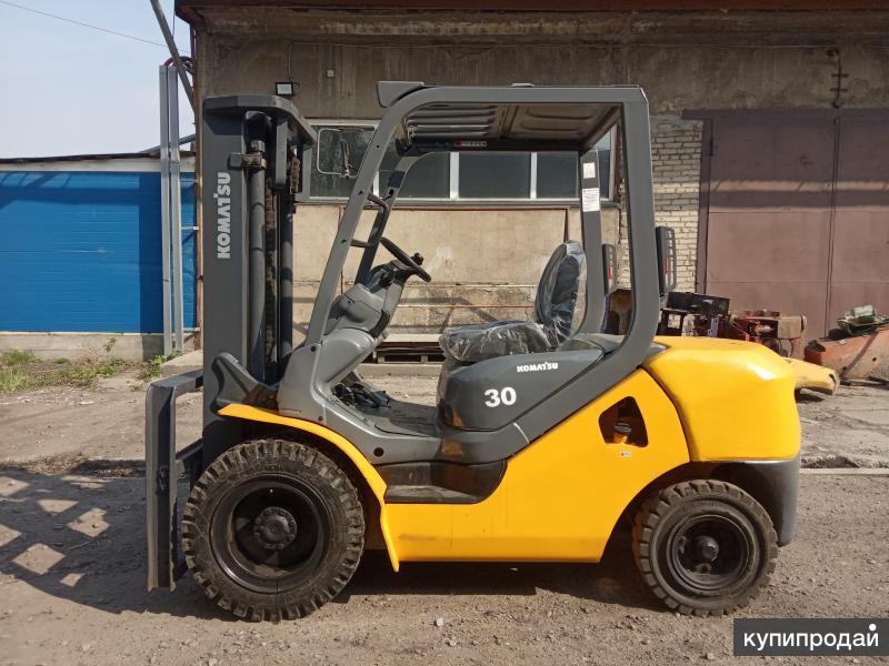 Японский погрузчик. Погрузчик Коматсу 3т. Komatsu fd30t-17. Komatsu 3000.