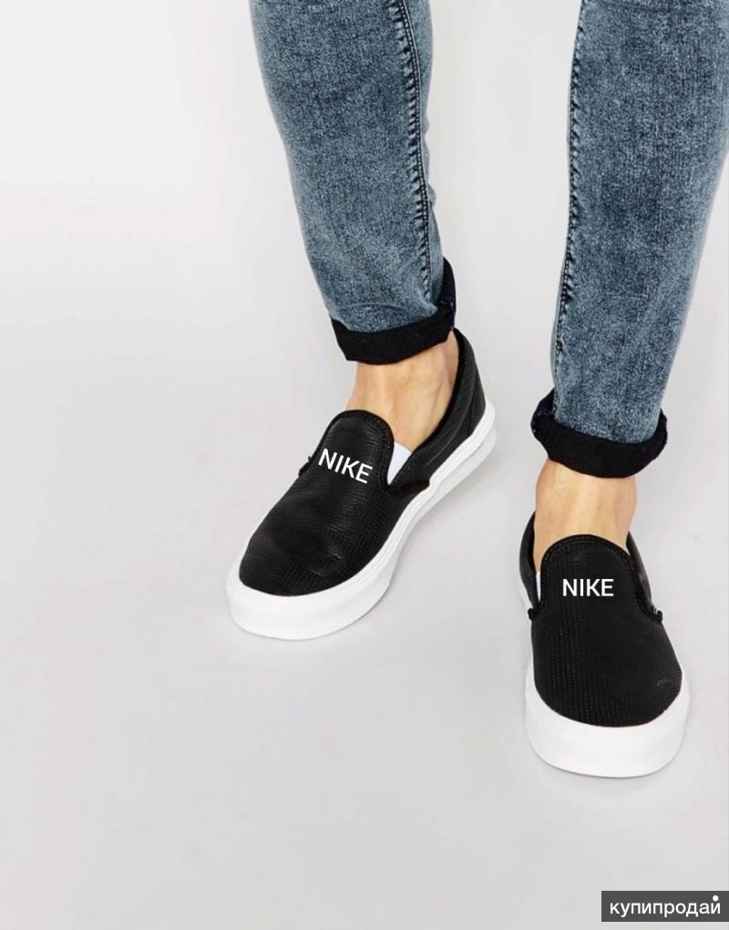 Слипоны на ногах. Слипоны guess ederle slip on. Nike sb слипоны. Обувь слипоны. Экко слипы.