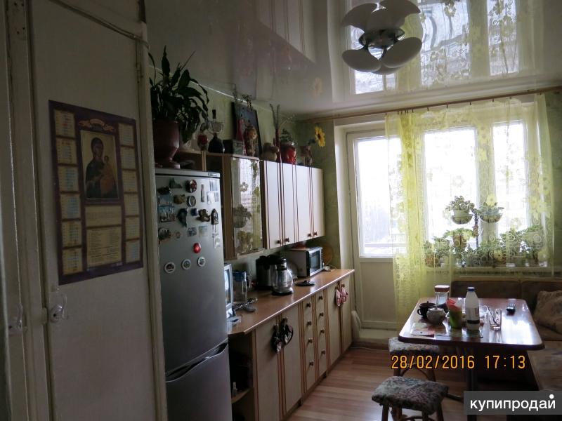 Продам три комнаты в коммунальной квартире в Санкт-Петербурге