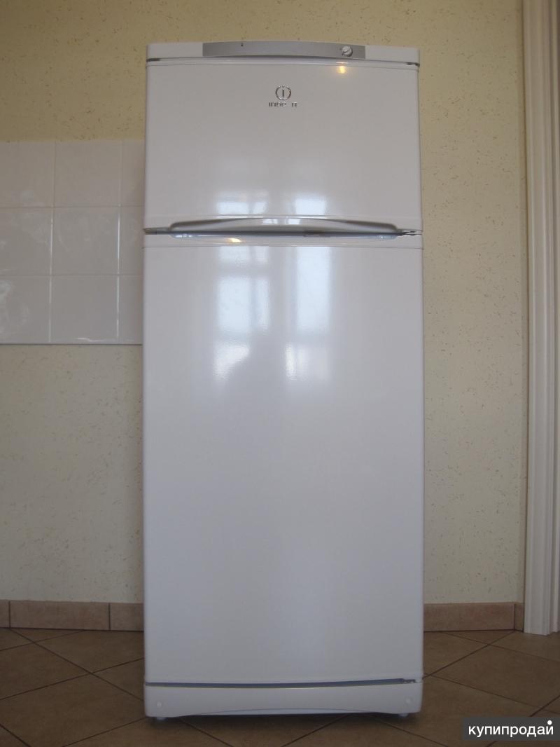 Индезит нижний новгород. Холодильник Индезит двухкамерный St 14510. Холодильник Индезит r3300 WEU.