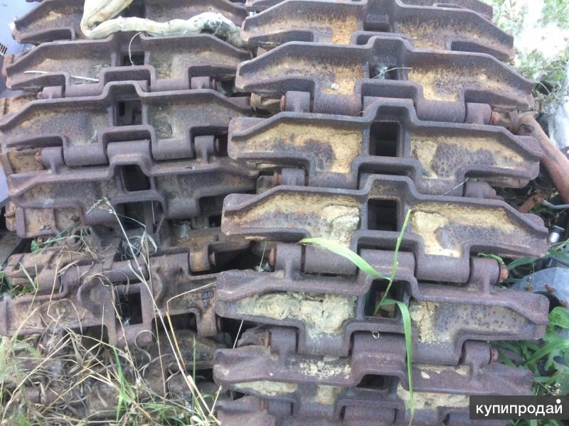 Экскаватор хитачи 170 колесный резиновые гусеницы. Гусеница болотоходная тлт 100. Гусеницы bv206 на паллете. Гусеница бу. Шипованная гусеница ski-doo 60см.