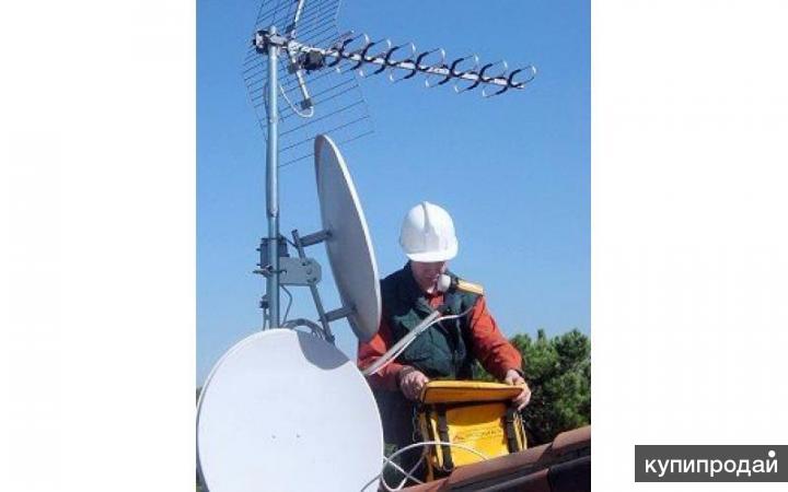 Монтаж спутниковой антенны. Спутниковая тарелка на доме. Установщик антенны телевидения. Установка антенн москва. Телевизионная спутниковая антенна.