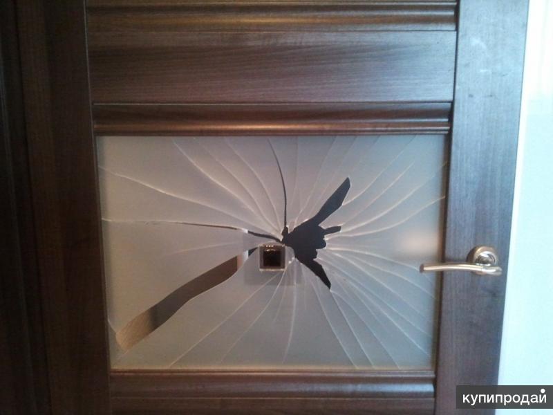 Чем заменить стекло в двери