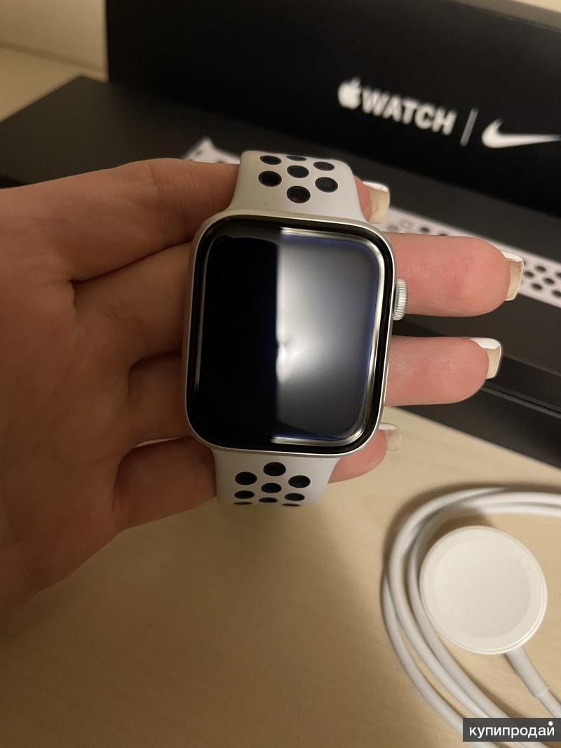 Se 44 мм. Apple watch se 44mm. Apple watch se 44mm Nike. Apple watch se 2022 44mm. Эпл вотч se 44 мм найк.