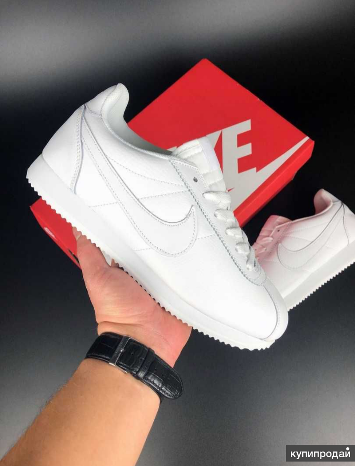 Nike cortez on sale triple white price