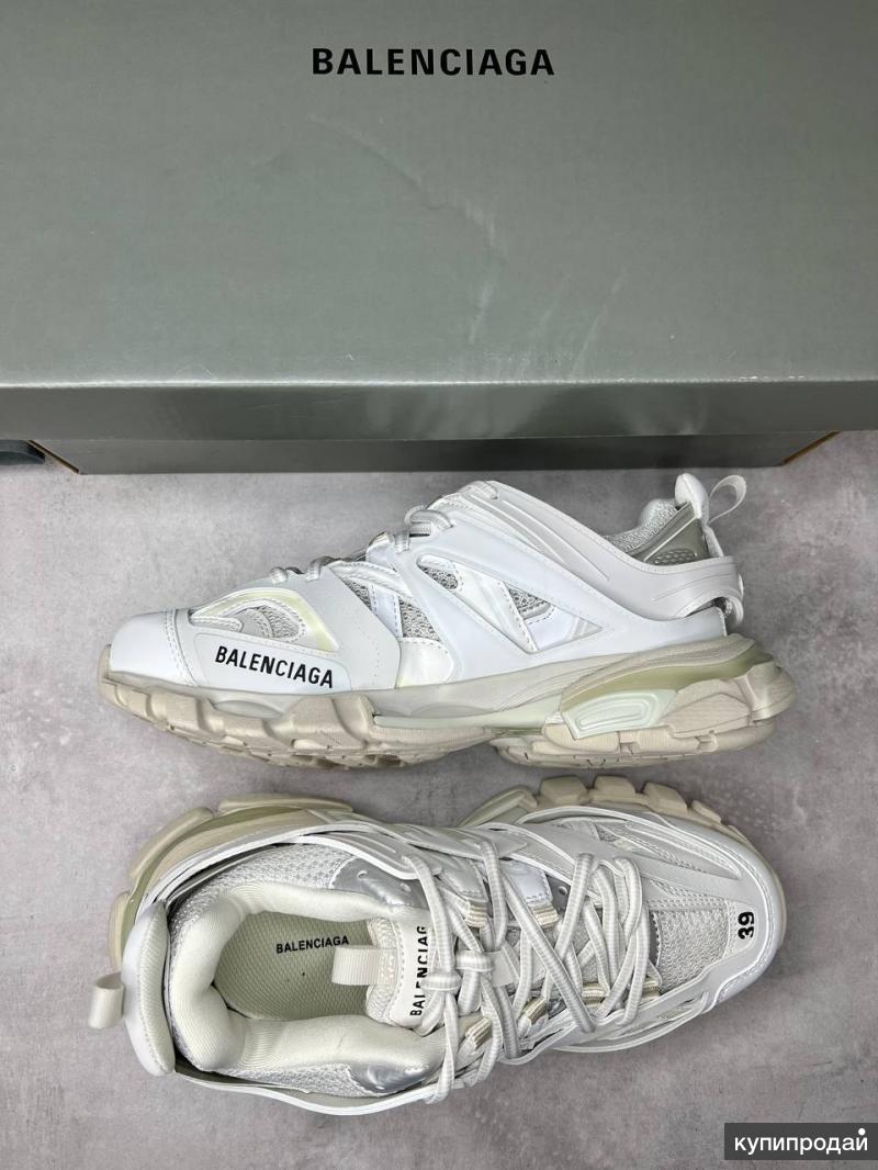 Balenciaga Triple s Clear sole White