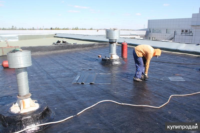 Протекает крыша. Ремонт кровли тендеры. Маты электрический для спекания кровли. Чем покрыть пол на крыше. Полимочевина для ремонта кровли нанесение валиком.