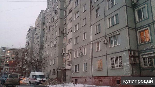 Продам трёхкомнатную квартиру, ул. Джамбула, 25