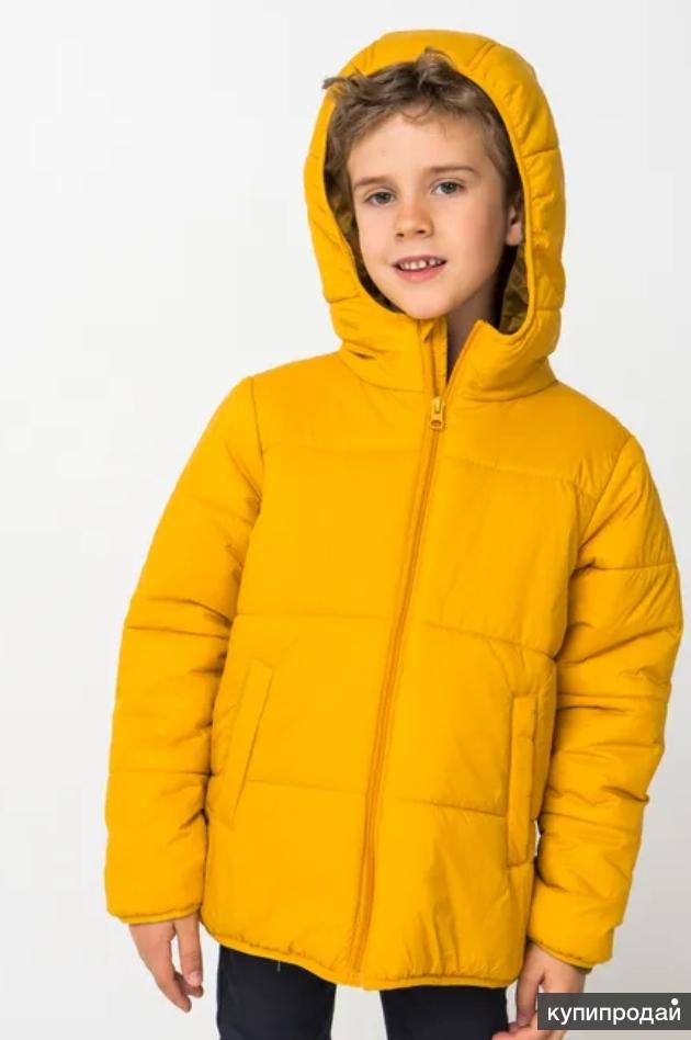 Купить желтые мальчику. Желтая куртка. Желтая детская куртка. Желтая куртка для мальчика. Весенняя куртка на мальчика желтая.