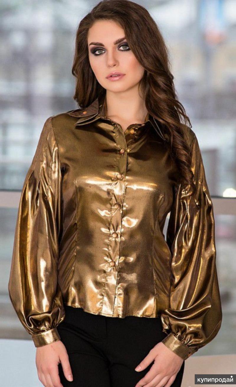 Золотистая шелковая блузка