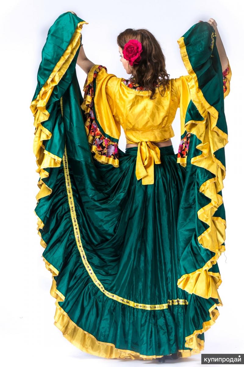 Одни женские цыганские костюмы