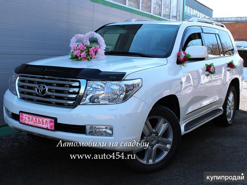 Большой белый джип