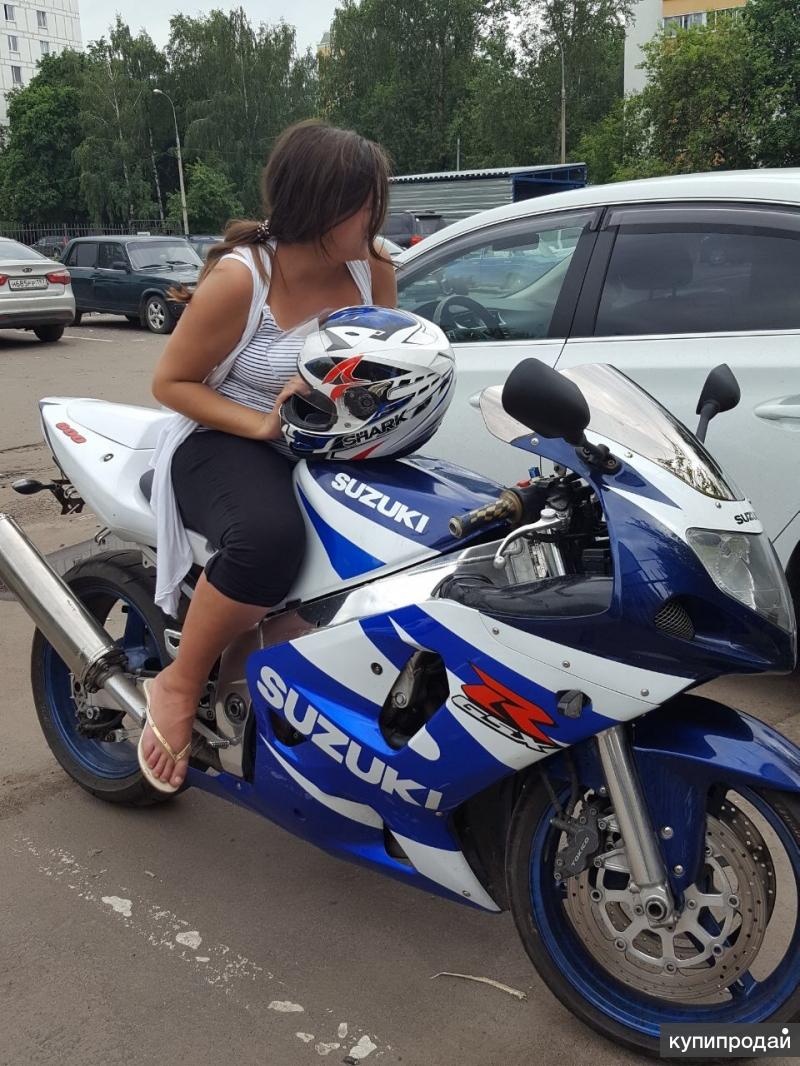 GSX R 600 девушка