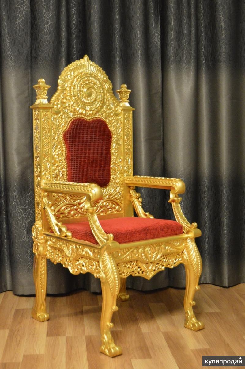 Golden throne. Трон Бабуридов. Золотой трон вархаммер 40000. Трон кароное золото,.