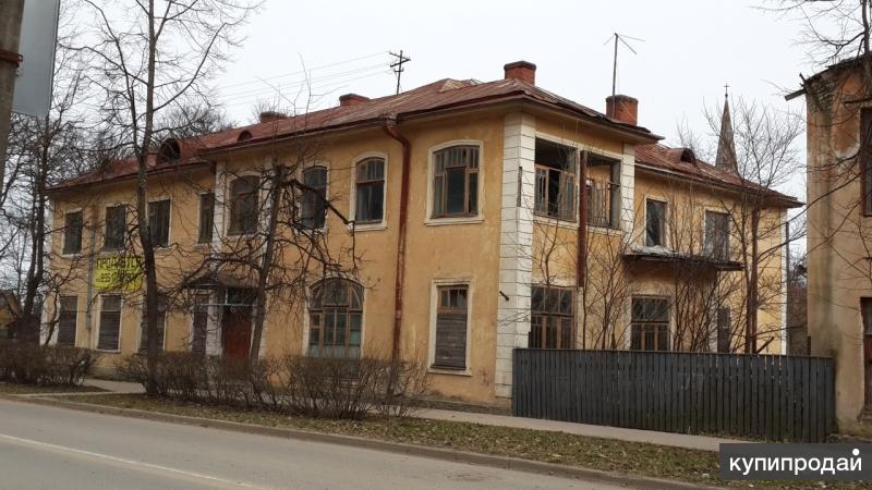 Двухэтажный дом в центре Печор в шикарном месте среди парков, 600м от монастыря