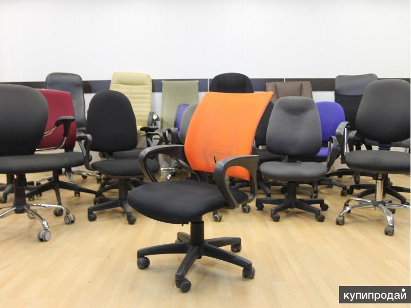 Офисные кресла бу купить. Кресло офисное для персонала. Офисное кресло для сотрудников. Офисное кресло-стул на колесиках. Офисные кресла Москва.