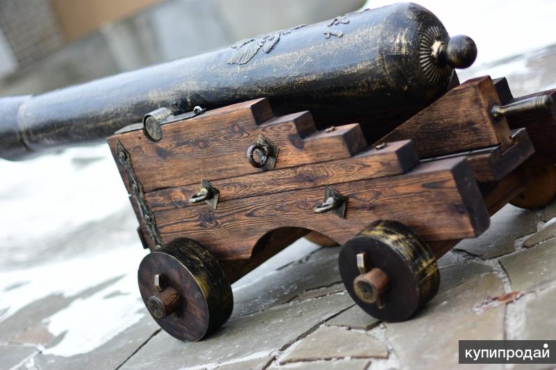 Пушка купить новосибирск. Старинная Корабельная пушка. Старинные корабельные пушки. Корабельная пушка из дерева. Металлическая пушка.