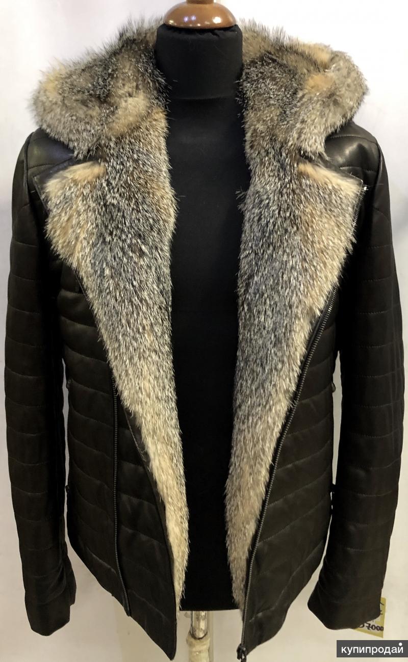Женская кожаная куртка с мехом волка