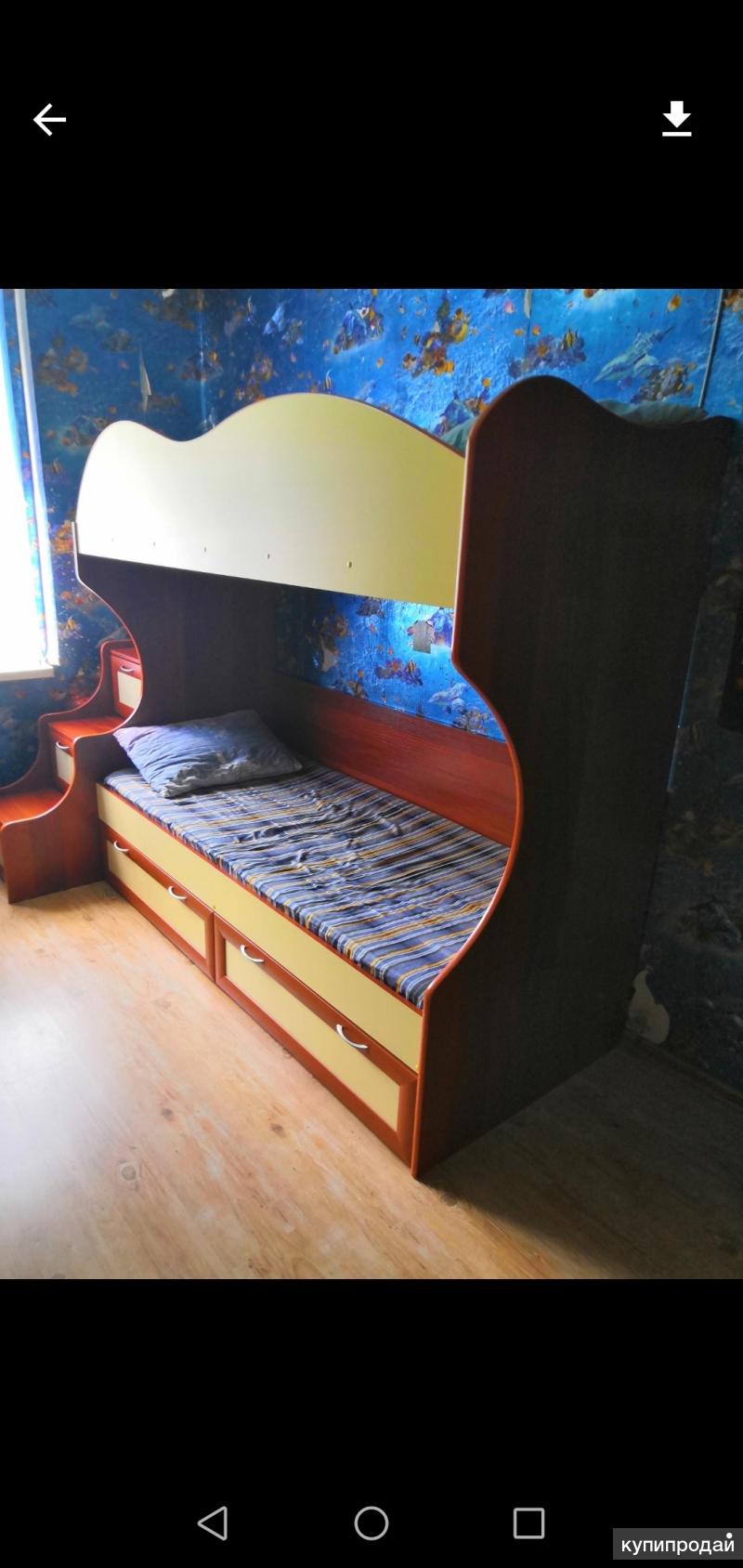 Продам двухъярусную кровать в хорошем состоянии