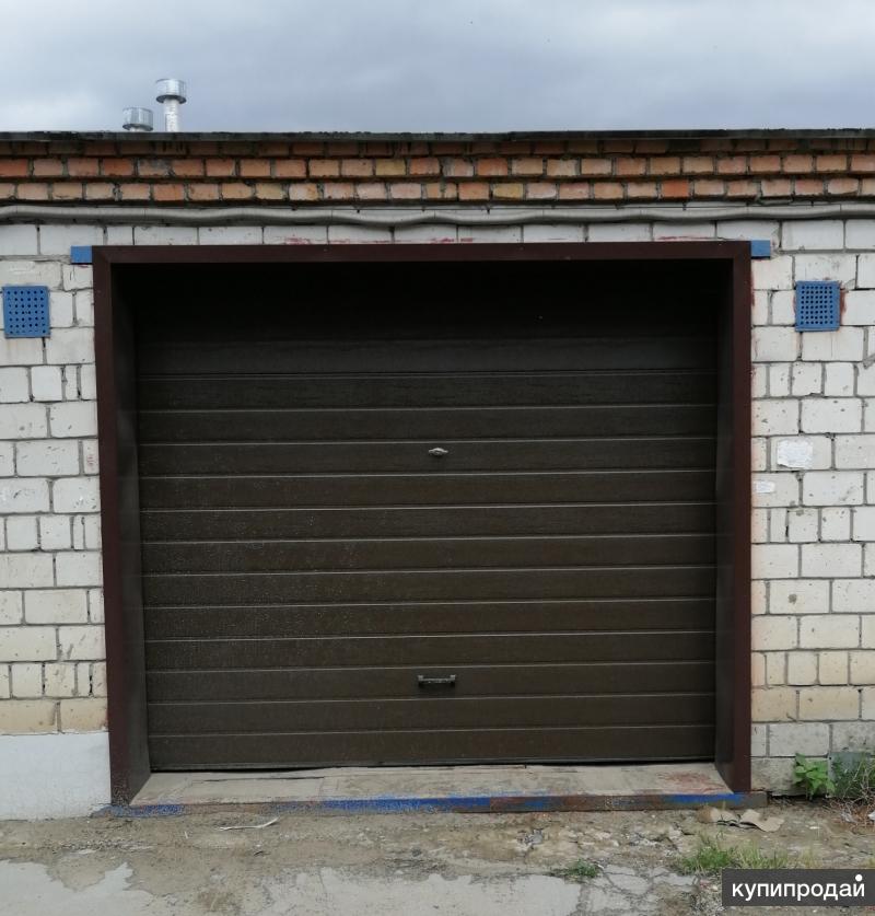 секционные ворота с калиткой и окнами. металлические гаражные ворота бу. ворота для гаража бу. ворота гаражного типа распашные 2000х2850. электрические ворота 3 на 3 в гараж.