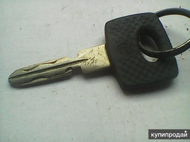 Ключ мерседес 124. Ключ зажигания w124. Ключ зажигания Мерседес 210. Мерседес 140 1993 года ключ зажигания.