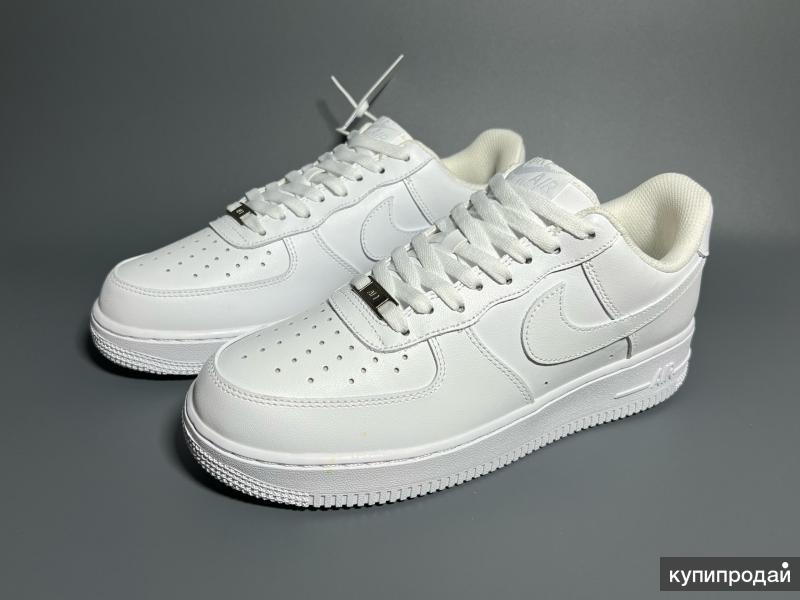 Nike Air Force 1 с белыми носками