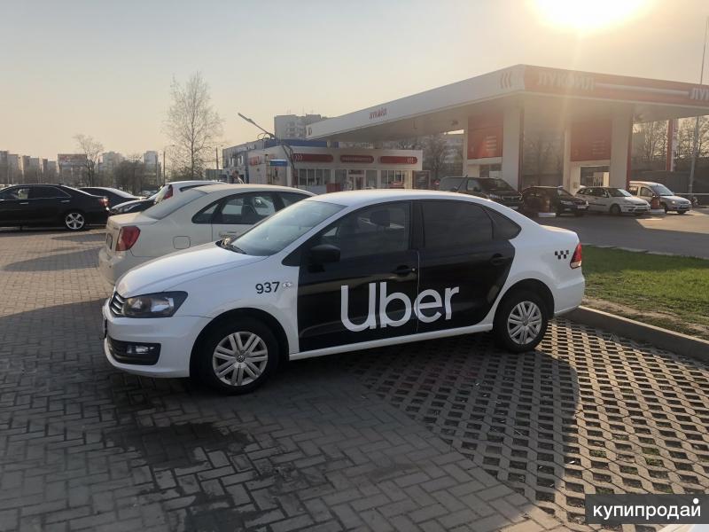 Водитель такси на авто компании 70/30