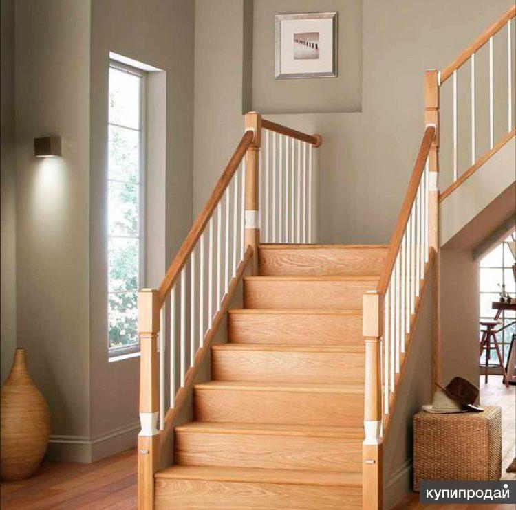 лестница открытая из ясень. внутриквартирные лестницы. лестница стены с двух сторон. лестница лестница закрытая снизу. лестница между стенами.
