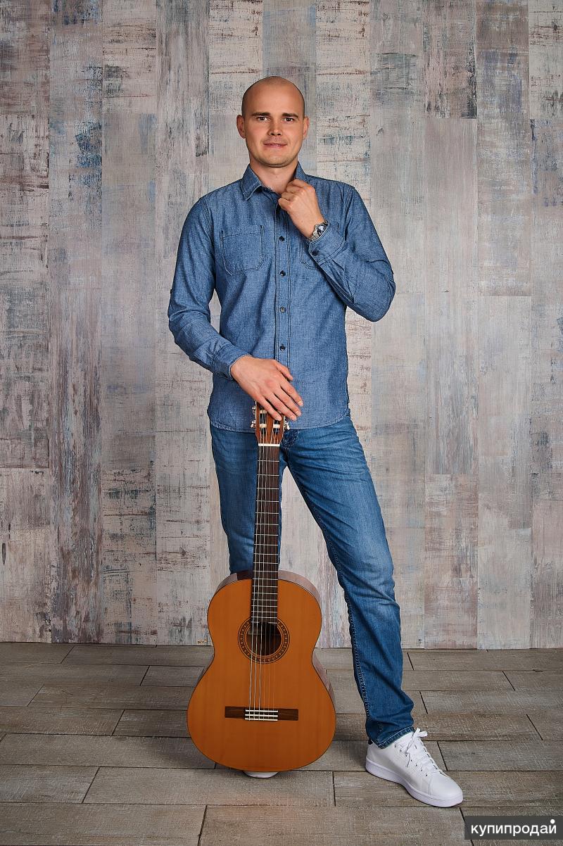 Преподаватель по гитаре. Занятия гитарой в москве. Преподаватель гитары. Репетитор по гитаре на дом. Репетитор по гитаре объявление.