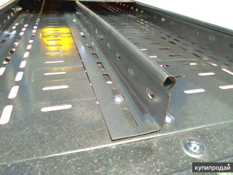 Крепление неперфорированного лотка. Прижим кабельного лотка lp1000. Кабельный лоток металлический перфорированный 400х100х3000мм дкс. Кронштейн для лотка перфорированного дкс 200. Крепеж лотков дкс к сэндвич.