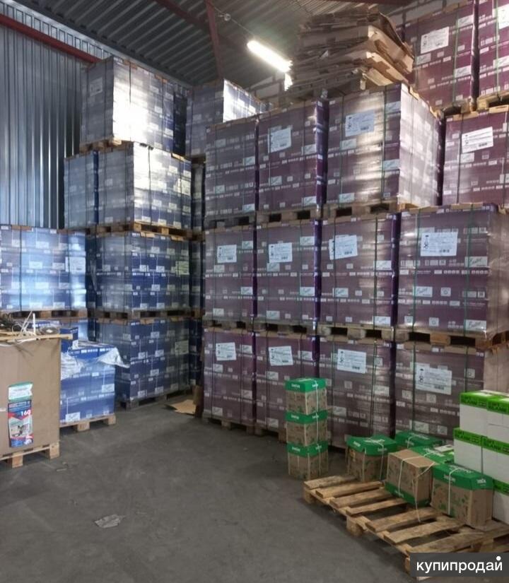 Стеллажи с коробками на складе. Wfp warehouse in termez. Китайский склад. Коробки с товаром. Склад шкафов в упаковке.