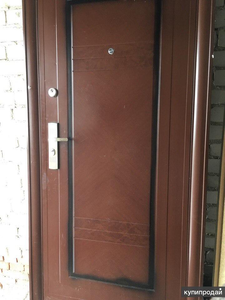 Купить входную дверь б у на авито. Дверь входная металлическая БЭУШНАЯ. Железная дверь старого образца. Дверь бэушный. Железные двери б/у.