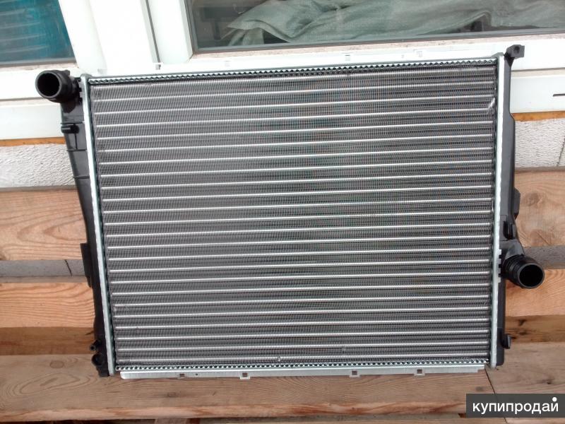 Радиатор на бмв 318. Радиатор охлаждения бмв е46. Радиатор бмв е46. Радиатор охлаждения бмв е46 м43. Радиатор bmw e46.