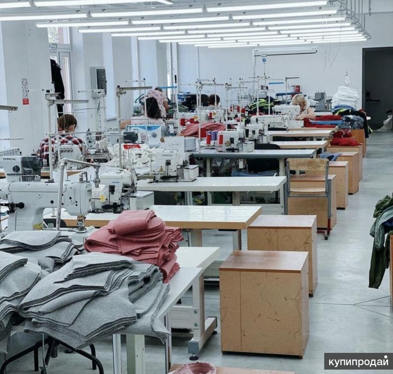 Фабрика пошива оптом. Полиграфическая 10 Энгельс швейная фабрика. Швейная фабрика Олбэг. Швейный цех. Фабрика по пошиву одежды.