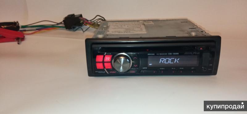 Магнитола alpine cda 9884r. Alpine f1 status. Лучшая магнитола алпайн. Магнитола с дополнительным экраном. Alpine магнитола 1 din.