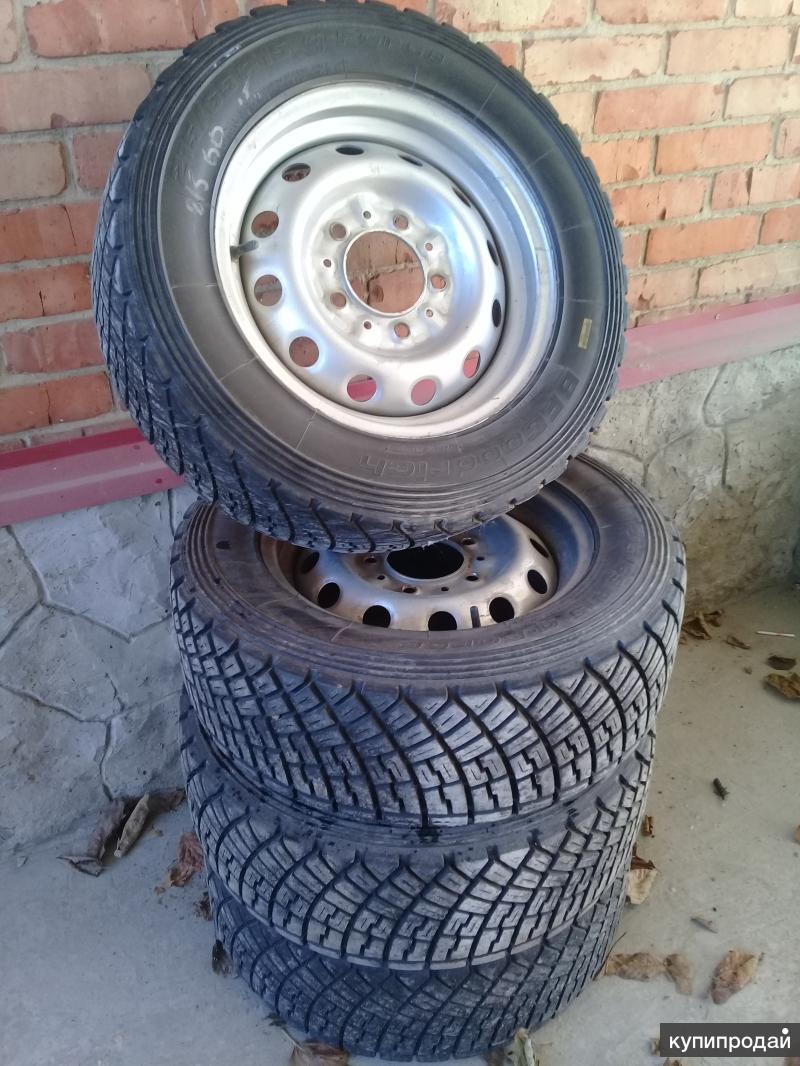 Шины 15 дюймов. 215/65 R15 на ниву. Ниву резину 215/65r15. Резина Нива 16r стандарт. 215/65 R16 на штампы Нива.