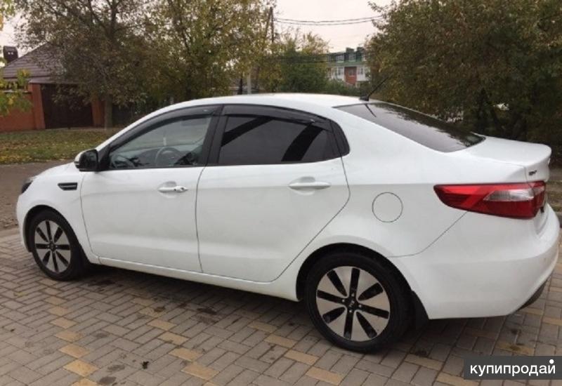 Kia Rio 2014 седан белая