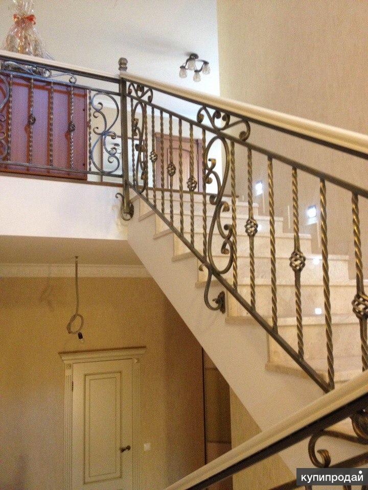 Перила кованые для лестницы в частном доме фото внутри дома
