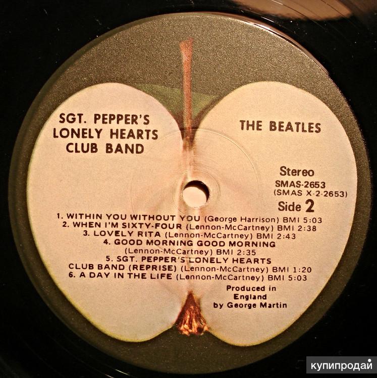 Beatles sgt pepper lonely. Sgt Pepper's Lonely Hearts Club Band винил. Винил пластинка Sgt Pepper. The Beatles Sgt. Pepper's Lonely Hearts Club Band 1967. Битлз Sgt Pepper s Lonely Hearts Club Band.