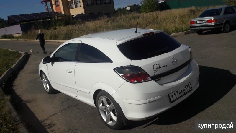 Opel Astra h GTC белая