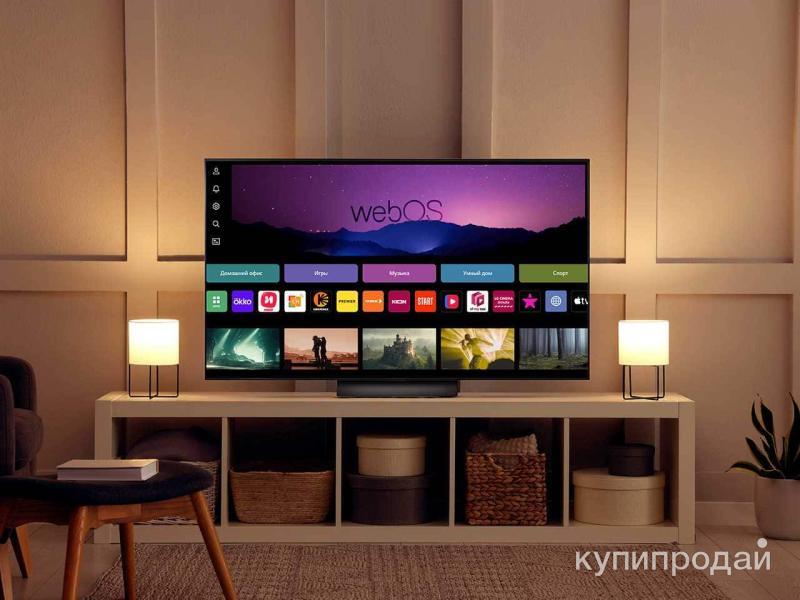 интерфейс онлайн-кинотеатра на телевизоре