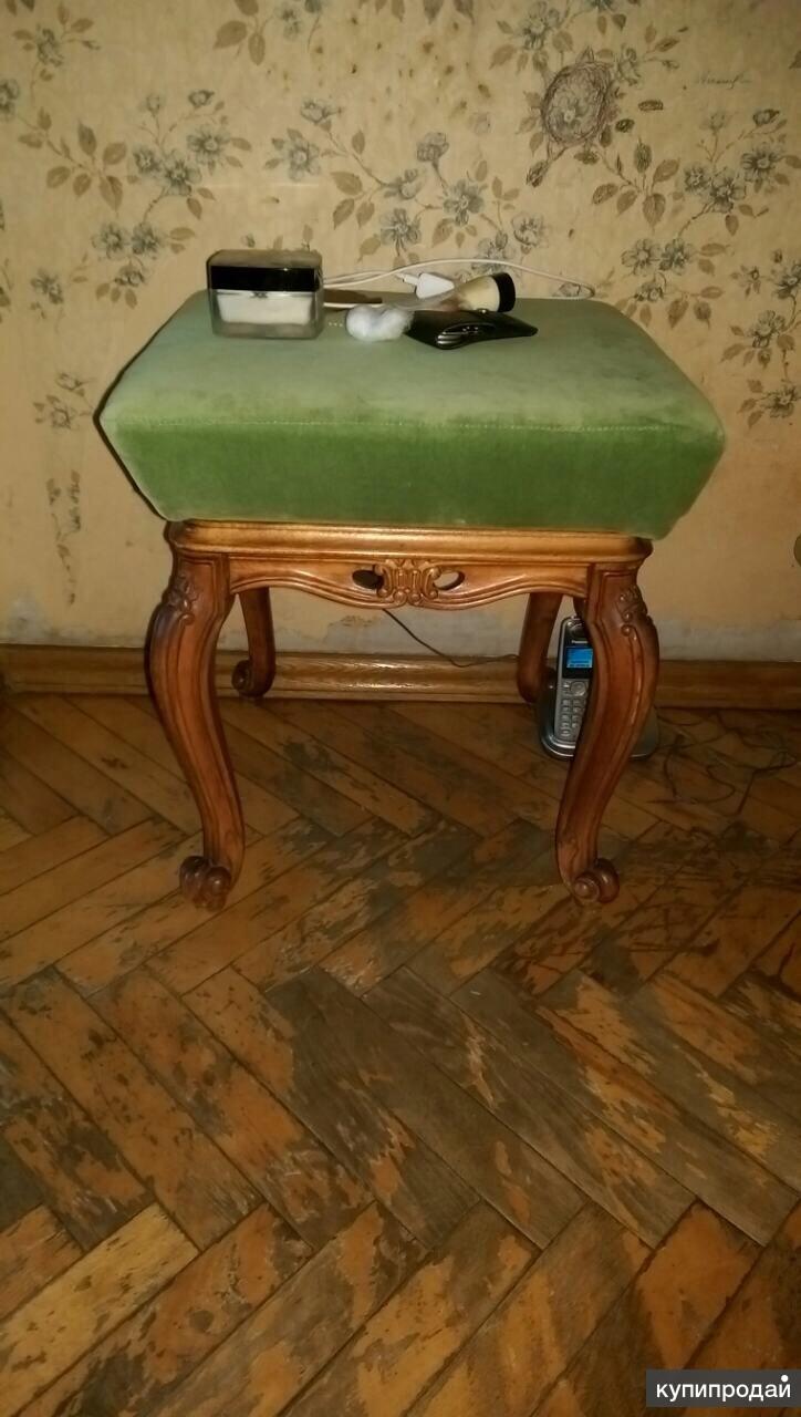 Продаю антикварную мебель в Москве