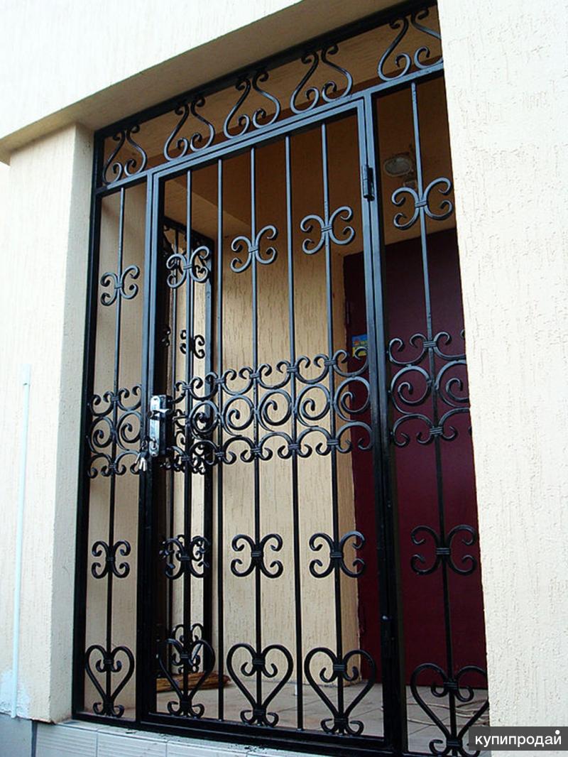 Решетчатые кованые тамбурные двери