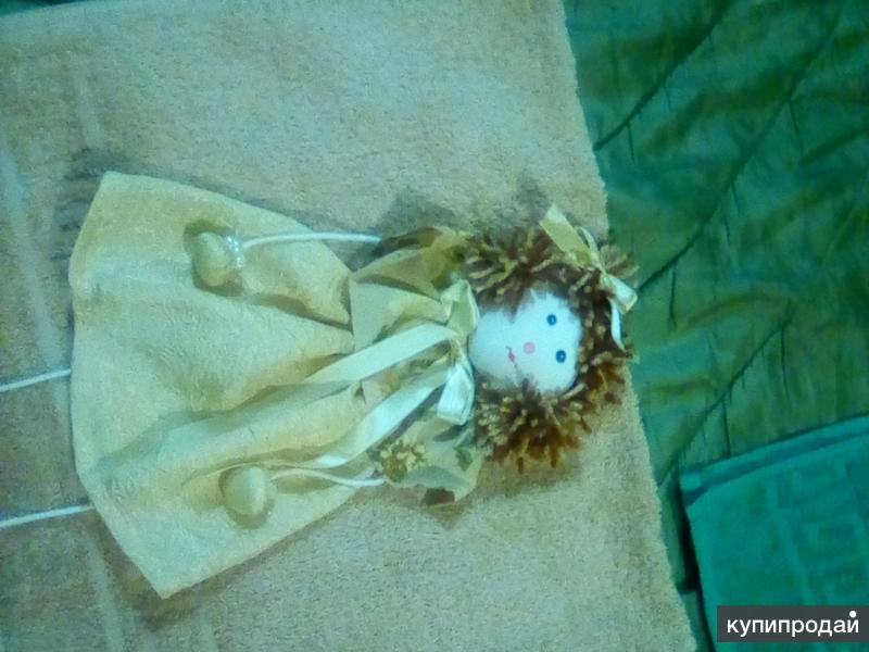 Самодельные куклы на махровом полотенце в Москве