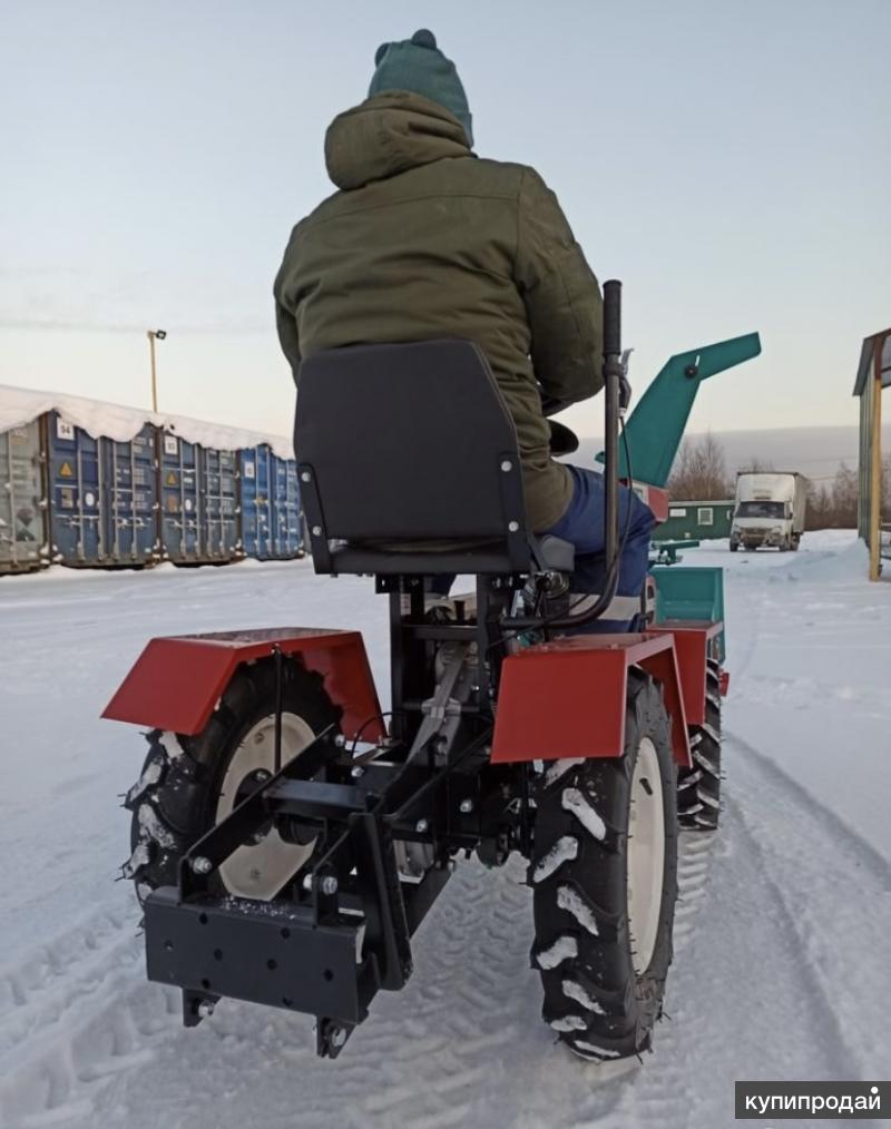 Мини снегоуборщик. Снегоуборочная приставка к МТ-110. Снегоуборочный трактор мини. Малый снегоуборщик.